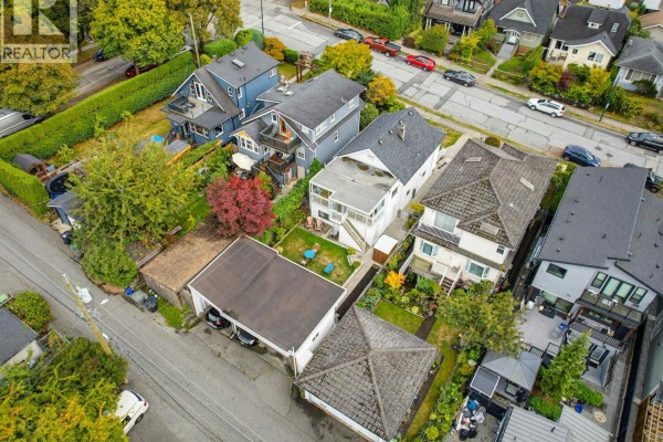 3587 Triumph Street, Vancouver, BC V5K1V2 Photo 4