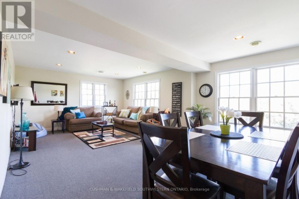 359-363 Duckworth Street, Barrie, ON L4M3X8 Photo 5