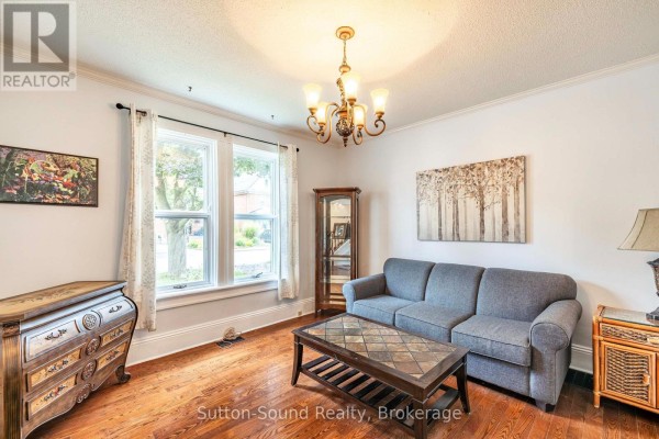 Foyer - 359 5th Street E, Owen Sound, ON N4K1C6 Photo 5
