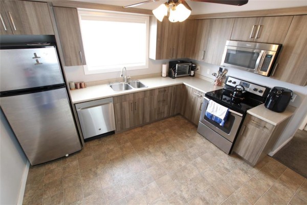 359 Dufault Drive, Ile Des Chenes, MB R0A0T0 Photo 3