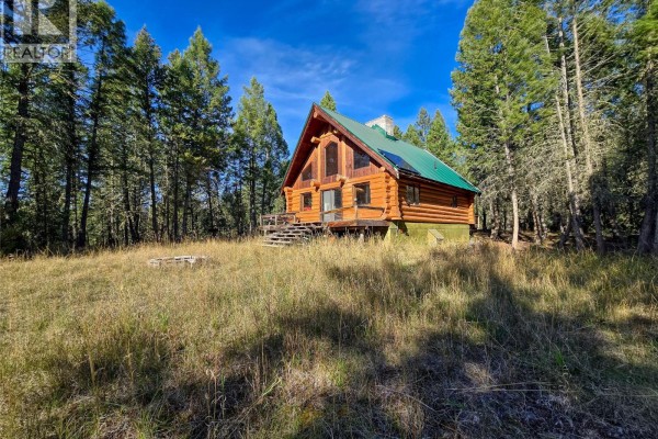 Residential for sale at 3590 Kootenay No. 3 Road, Windermere, BC - MLS® aIuviN