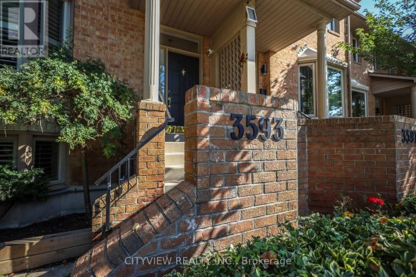 3593 Kariya Drive, Mississauga, ON, photo 2