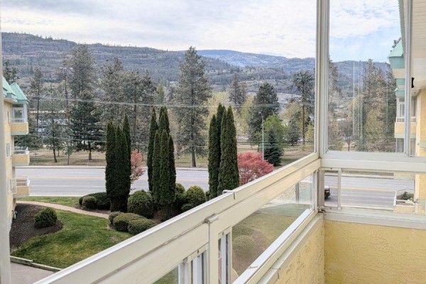 Dining room - 3595 Skaha Lake Road Unit# 311, Penticton, BC V2A7K2 Photo 2