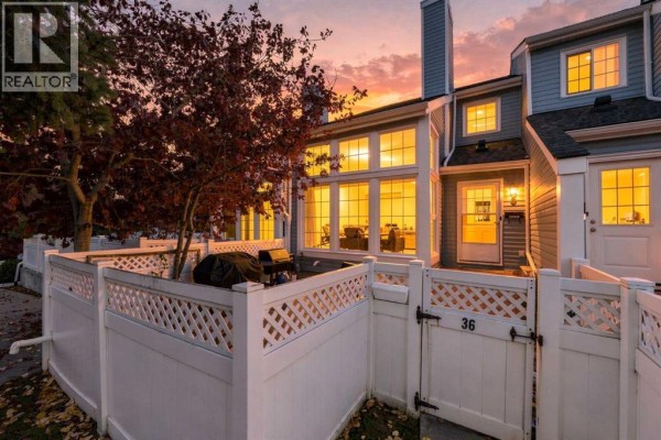 Townhouse for sale at 36, 28 Berwick Crescent Nw, Calgary, AB - MLS® FAoPpE