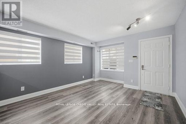 Living room - Th53 - 208 Niagara Street, Toronto, ON M6J3W5 Photo 3