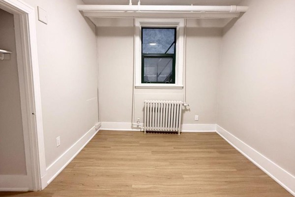 Bedroom 2 - 36 - 235 Cooper Street, Ottawa, ON K2P1L7 Photo 4