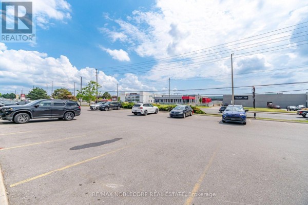 36 - 4040 Steeles Avenue W, Vaughan, ON L4L4Y5 Photo 5