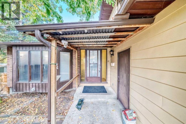 Primary Bedroom - 36 Berkshire Mews Nw, Calgary, AB T3K1Z6 Photo 4