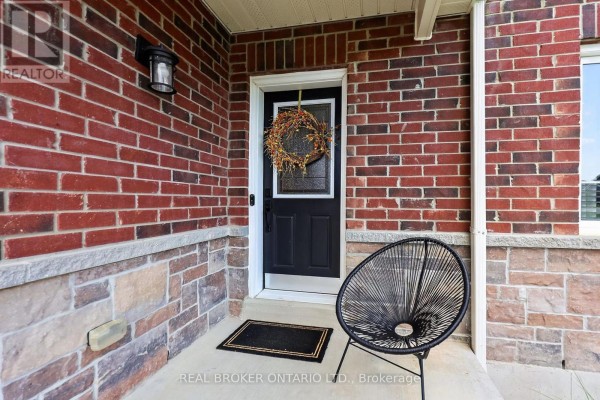 36 Beverly Street, Springwater, ON, photo 3