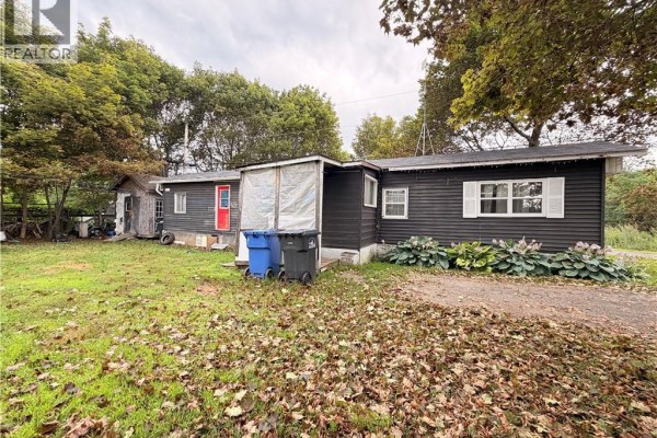 Bath (# pieces 1-6) - 36 Bradd Street, Miramichi, NB E1N3A9 Photo 4