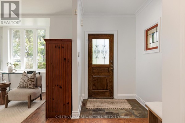 Mud room - 36 Camberwell Road, Toronto, ON M6C3E8 Photo 3