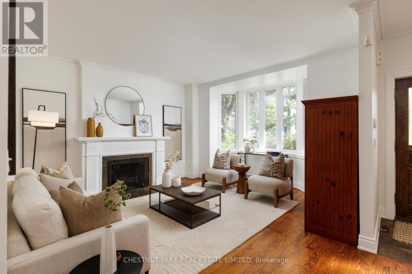 Dining room - 36 Camberwell Road, Toronto, ON M6C3E8 Photo 4