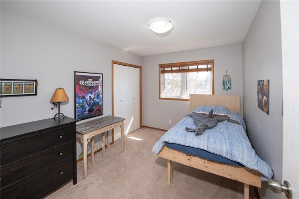 36 Charles Avenue, Shilo, MB R0K2A0 Photo 5