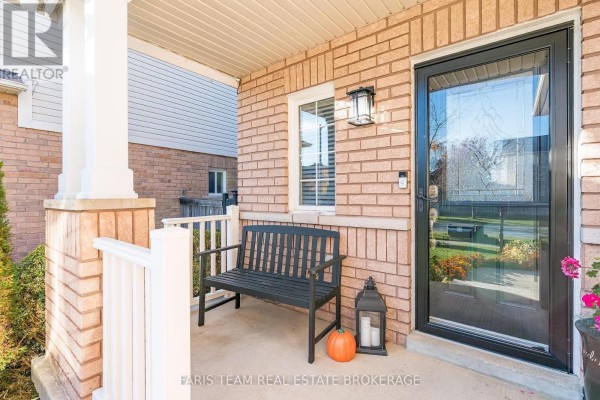 Mud room - 36 Connaught Lane, Barrie, ON L4M0A6 Photo 3