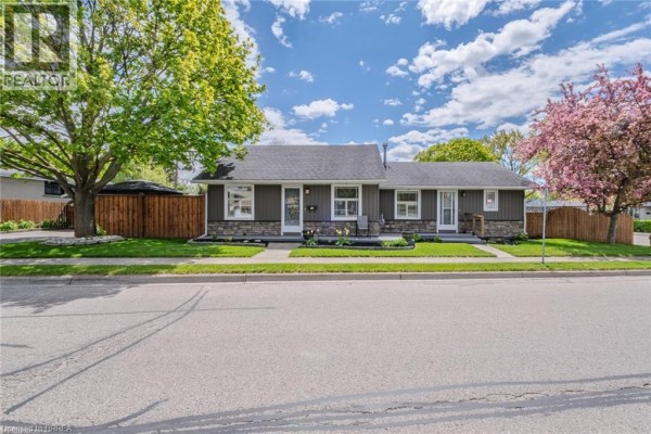 36 Crandell Avenue, Brantford, ON, photo 3