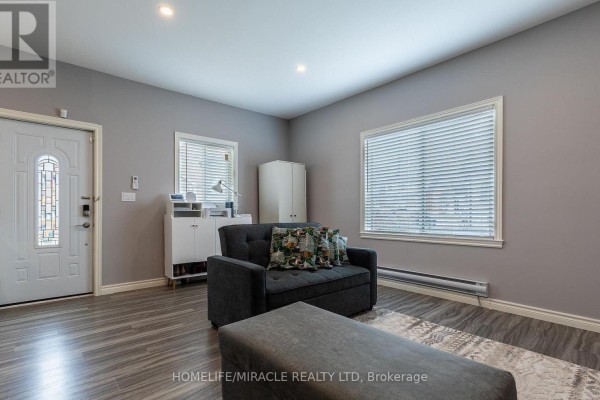 36 Division Street, St  Catharines, ON, photo 2