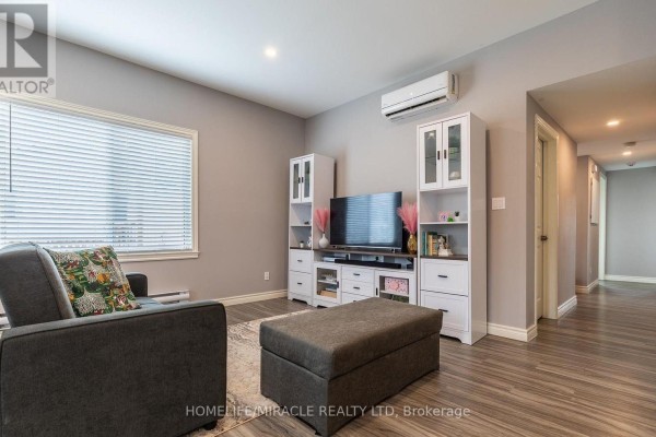 36 Division Street, St  Catharines, ON, photo 3