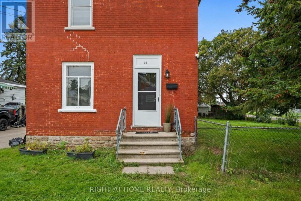 Primary Bedroom - 36 Empress Avenue, Smiths Falls, ON K7A4V8 Photo 4
