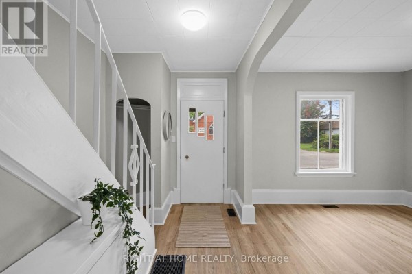 Bedroom - 36 Empress Avenue, Smiths Falls, ON K7A4V8 Photo 5
