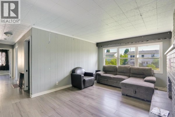 Eating area - 36 Fulmar Street, Kitimat, BC V8C1T4 Photo 5