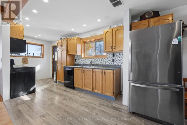36 Grandview Lane, Horton, ON K7V3Z8 Photo 4