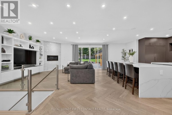 36 Grouse Glen, Barrie, ON, photo 3