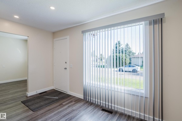Dining room - 36 Harrow Circle Ci Nw, Edmonton, AB T5A2S5 Photo 2