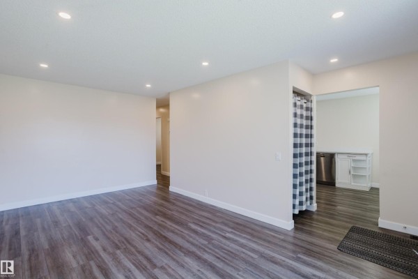 Bedroom 2 - 36 Harrow Circle Ci Nw, Edmonton, AB T5A2S5 Photo 5