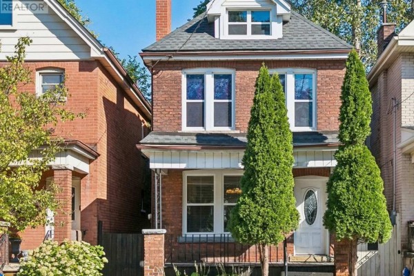 36 Holton Avenue N, Hamilton, ON L8L6H4 Photo 2