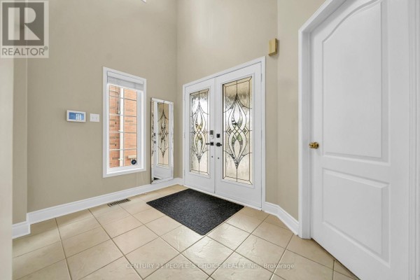 Family room - 36 Humbolt Crescent, Brampton, ON L7A3G7 Photo 5