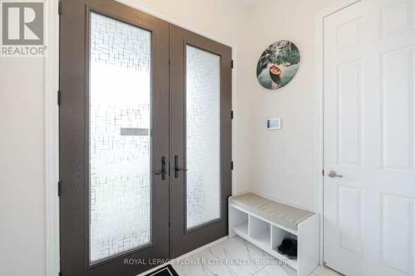 Family room - 36 Icon Street S, Brampton, ON L6E4E5 Photo 5