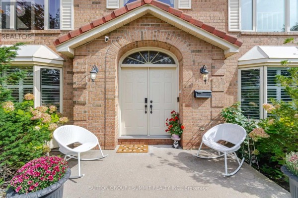 Living room - 36 Inglenook Court, Whitby, ON L1R1H1 Photo 3