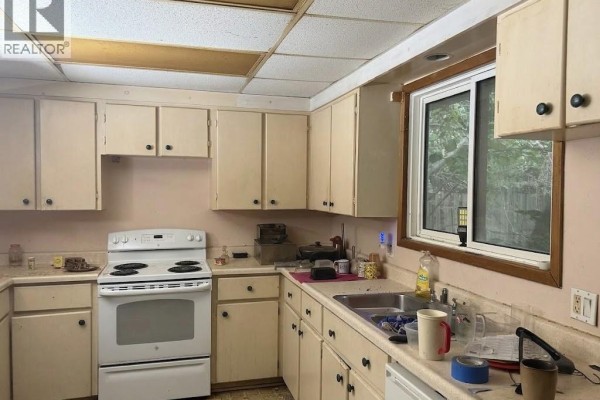 3pc Bathroom - 36 Irwin Street, Wallaceburg, ON N8A4S1 Photo 2
