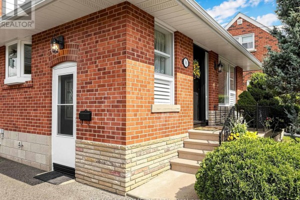 36 Joanna Drive E, Toronto, ON, photo 3
