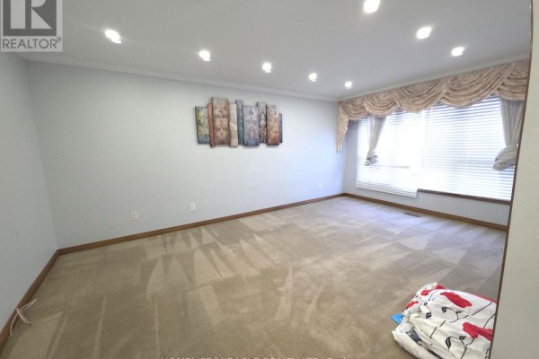 Family room - 36 Kearney Drive, Toronto, ON M9W5J8 Photo 4