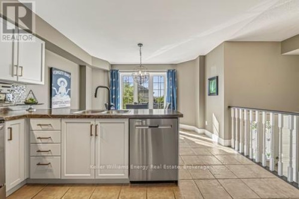 Kitchen - 36 Kilgannon Avenue, Clarington, ON L1E3E1 Photo 2