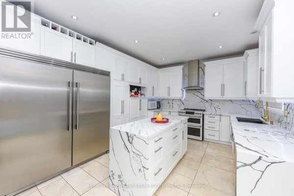 36 Lucky Lane, Brampton, ON, photo 2