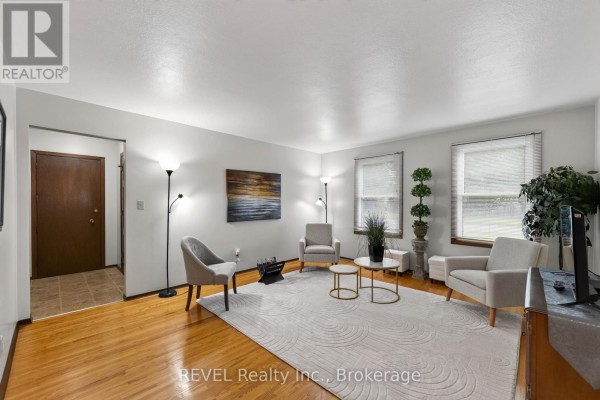 36 Manor Road, St  Catharines, ON, photo 2