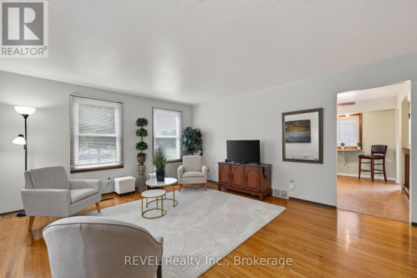 36 Manor Road, St  Catharines, ON, photo 3