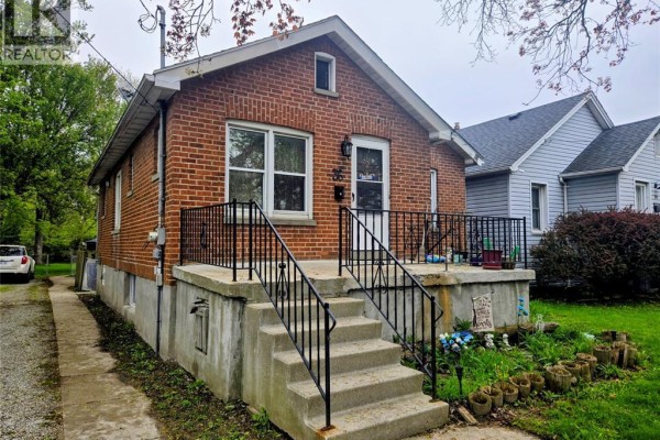 4pc Bathroom - 36 Mcnaughton Ave E Avenue, Chatham, ON N7L2G1 Photo 2