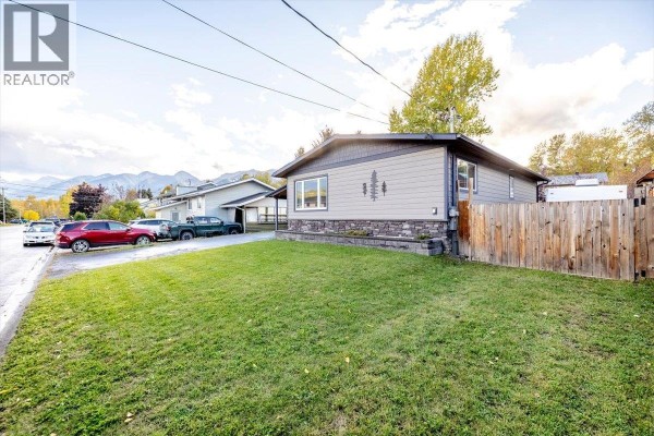 Bedroom - 36 Mt Trinity Avenue, Fernie, BC V0B1M3 Photo 5