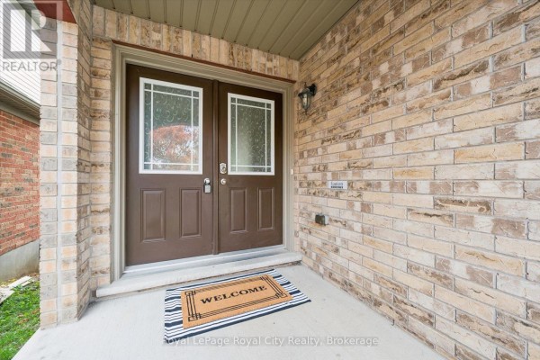 Primary Bedroom - 36 Oakes Crescent, Guelph, ON N1E0J6 Photo 3