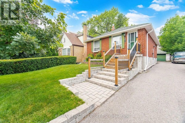 36 Pinegrove Avenue, Toronto, ON, photo 3