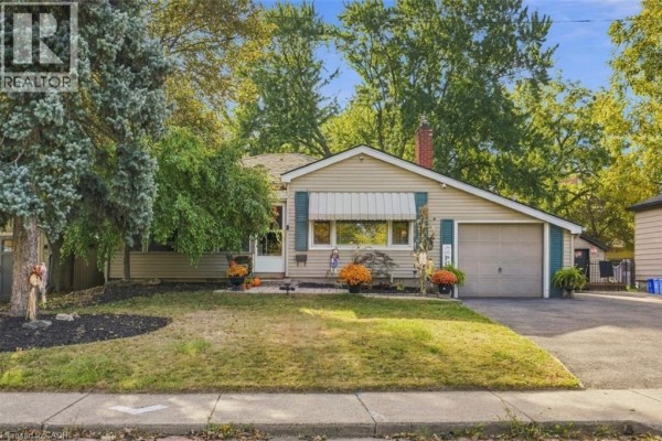 3pc Bathroom - 36 Pottruff Road, Hamilton, ON L8H2M1 Photo 3