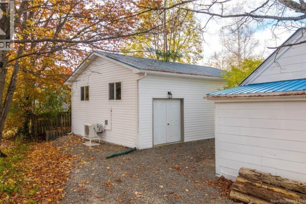 Kitchen - 36 Queensway Way, St  Stephen, NB E3L1N4 Photo 4