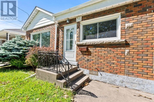 Bedroom 2 - 36 Rose Avenue, Thorold, ON L2V3C6 Photo 4