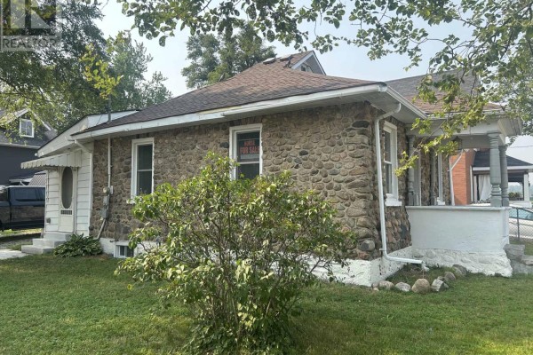 36 Sanford Street, Barrie, ON, photo 2