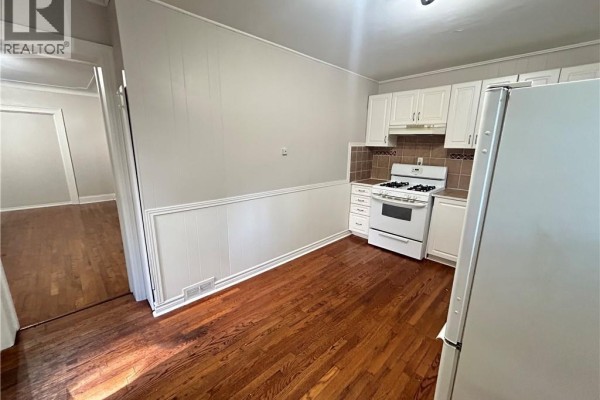 Living room - 36 Sherman Avenue S Unit# 1, Hamilton, ON L8M2P4 Photo 4