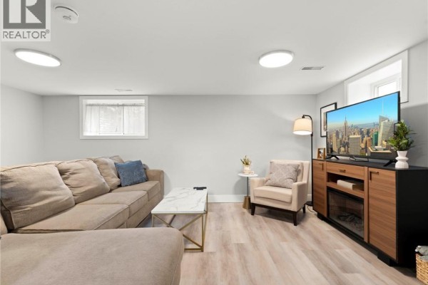 Kitchen - 36 Simpson Avenue Unit# 2, Bowmanville, ON L1C2H7 Photo 4