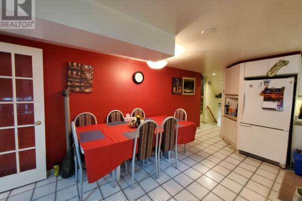 Living room - 36 St. Paschal Court, Toronto, ON M2M4A5 Photo 3